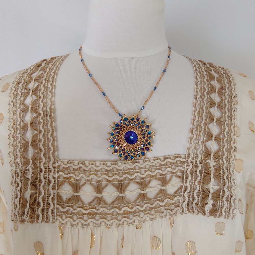 NAOO - Cream color tunic with golden accents. - Picture 5 of 10